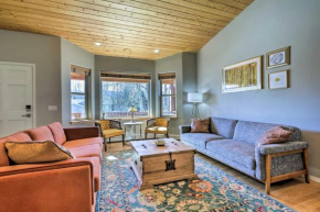Cozy Carbondale Escape with Deck and Grill!